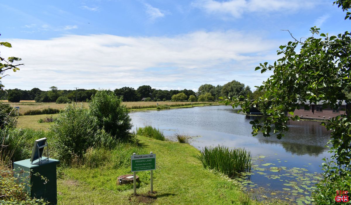 Visitor moorings opposite the Wayford Bridge Inn