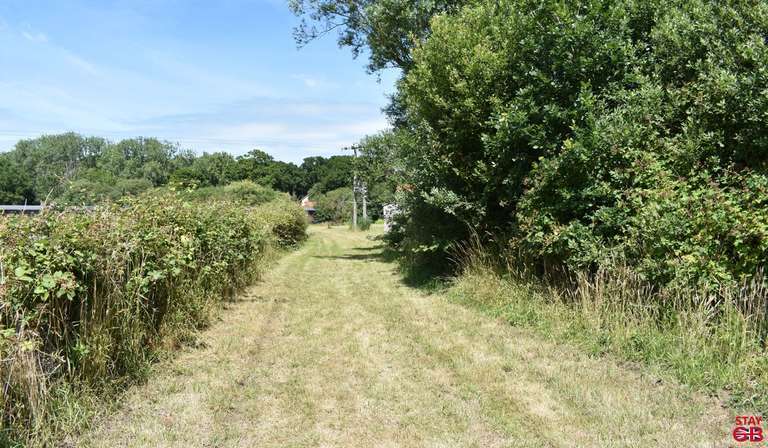 Maintained path to mooring